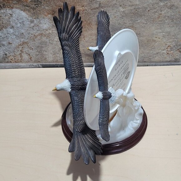 Bradford Exchange Decorative 3 D Plate Flying Eagle Figurine Graces of Heaven - Picture 8 of 10